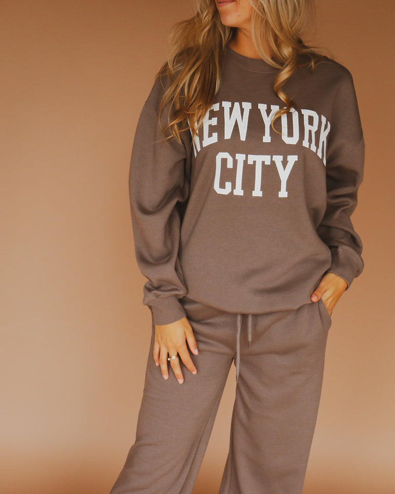 New York City Pullover in Mocha