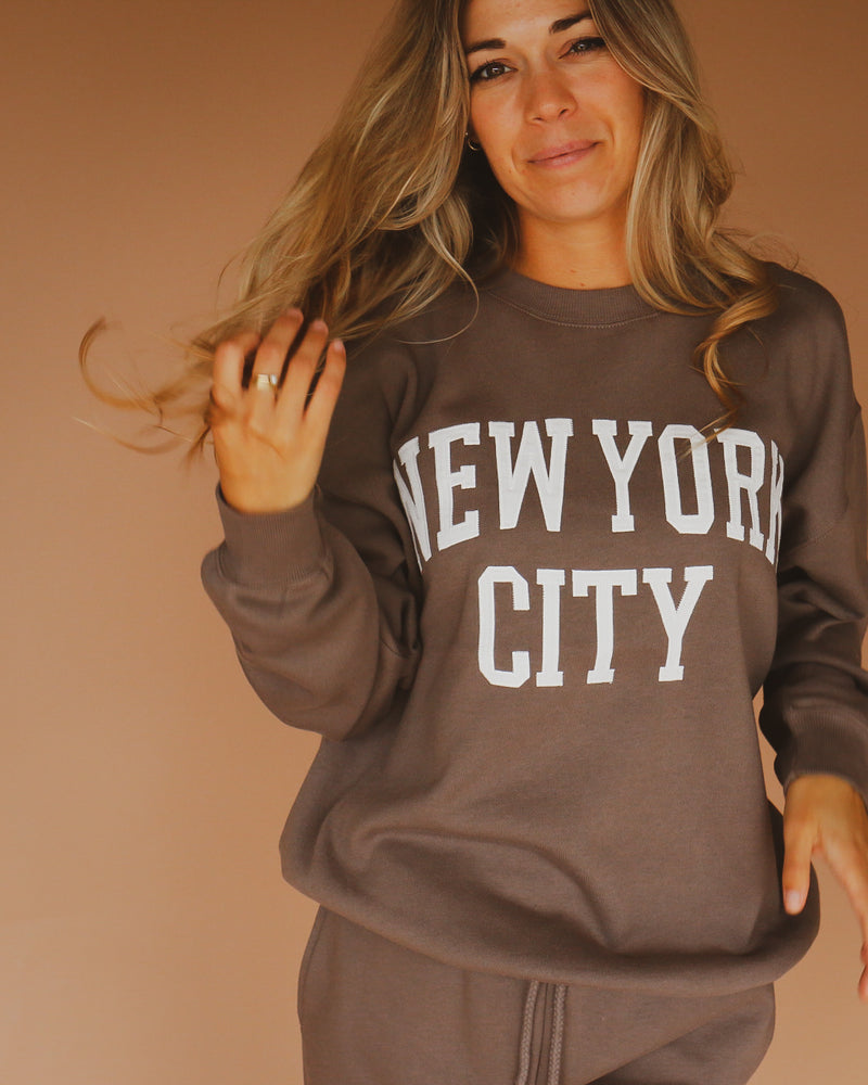 New York City Pullover in Mocha