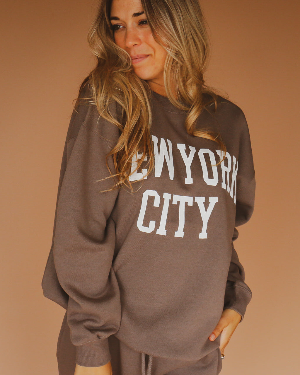 New York City Pullover in Mocha