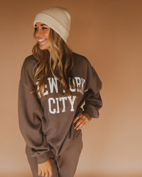 New York City Pullover in Mocha